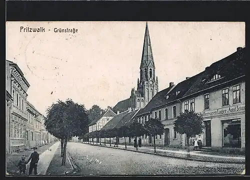 AK Pritzwalk, Grünstrasse mit Blick auf die Kirche