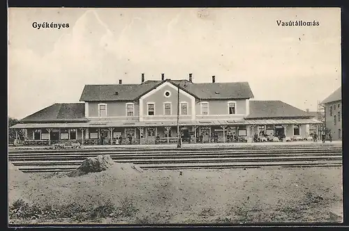 AK Gyékényes, Vasútállomás, Bahnhof im Abendlicht