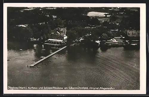 AK Pieskow /Mark, Fliegeraufnahme von Kurhaus und Schloss am Scharmützelsee