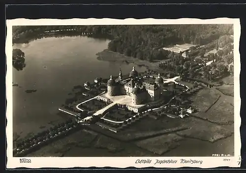 Foto-AK Walter Hahn, Dresden, Nr. 3781: Moritzburg, Blick zum Jagdschloss, Luftbild