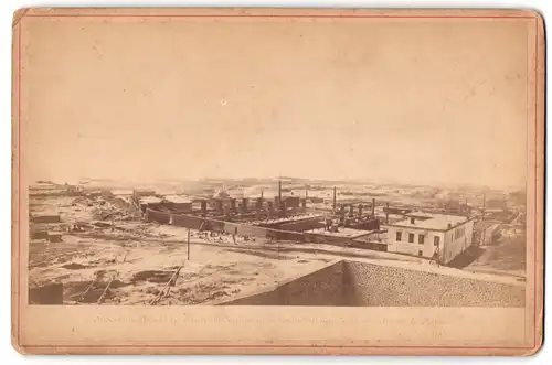 Fotografie W. Koehne & Co., Ansicht Baku, Petroleum Raffinerie der Gesellschaft Gebr. Nobel Branobel, Hafen, Naptha