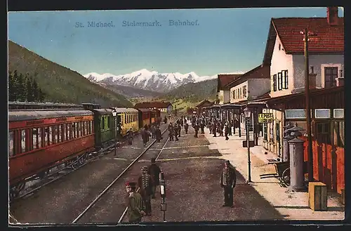 AK St. Michael, Bahnhof mit haltendem Zug