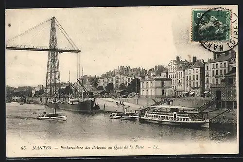 AK Nantes, Embarcadère des Bateaux au Quai de la Fosse, Schwebefähre
