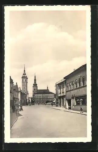 AK Wischau / Vyskov, Blick in eine Strasse mit Kirche