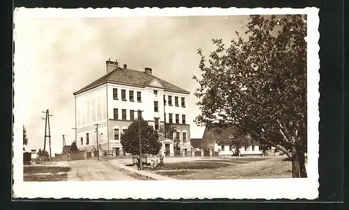 AK Hustopece u Brna, Ceská skola, Schule