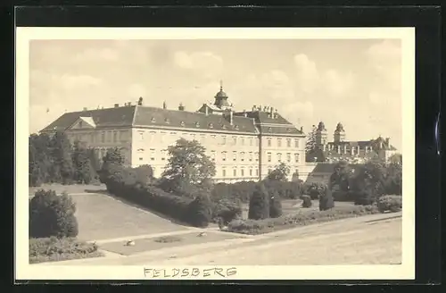 AK Feldsberg, Strassenpartie mit Gebäudeansicht