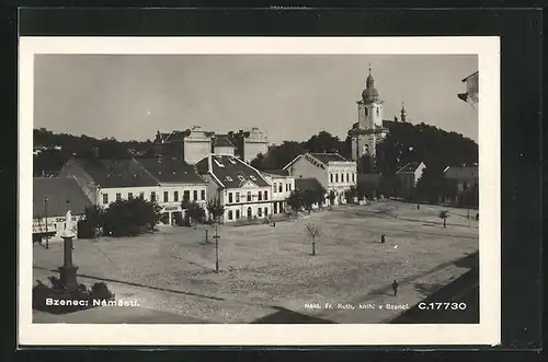 AK Bzenec, Marktplatz mit Kirchturm