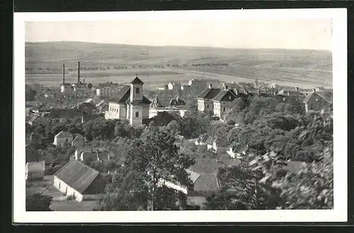 AK Slavkov u Brna, Totalansicht mit Kirche