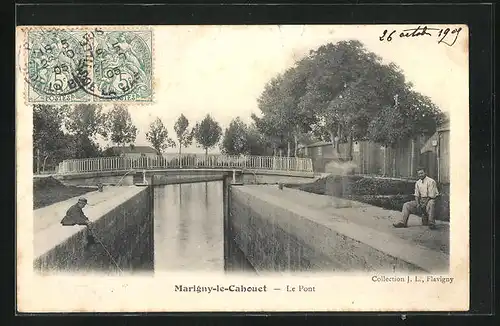 AK Marigny-le-Cahouet, le Pont