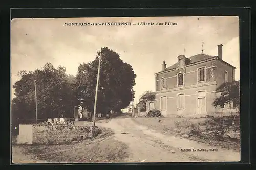 AK Montigny-sur-Vingeanne, L'Ecole des Filles