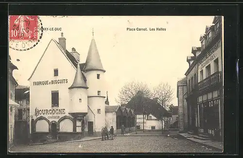 AK Arnay-le-Duc, Place Carnot, les Halles