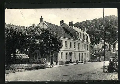 AK Ste-Suzanne, Rue et Restaurant Bouillet