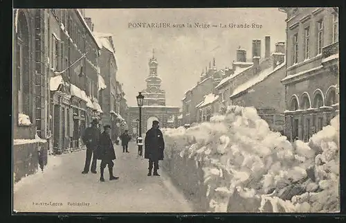 AK Pontarlier, La Grande Rue, Strassenpartie im Winter