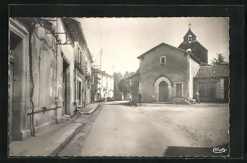 AK Saint-Front-la-Riviere, L`Eglise et un coin de Bourg