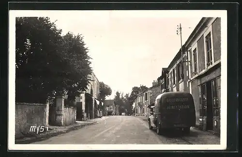 AK Les Grézes, Vue et Rue principale