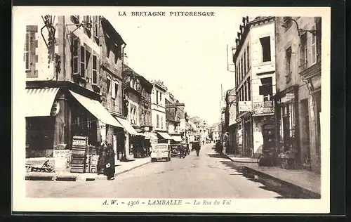 AK Lamballe, La Rue du Val, Strassenpartie