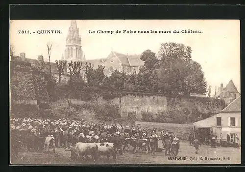 AK Quintin, Le Champ de Foire sous les murs du Château