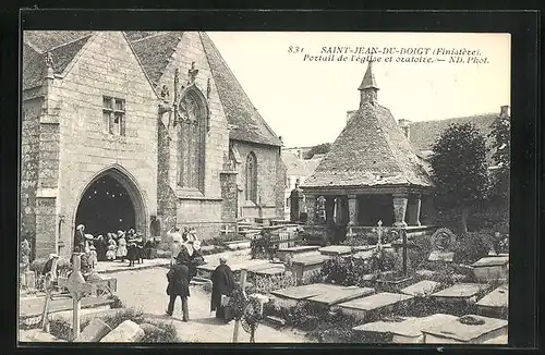 AK Saint-Jean-du-Doigt, Portail de l`église et oratoire