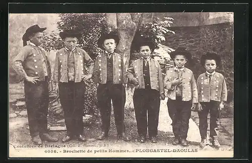 AK Plougastel-Daoulas, Costumes de Bretagne