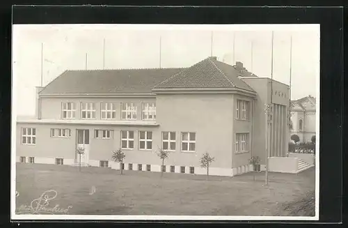 AK Orlova, Feldpartie mit Blick zur Schule