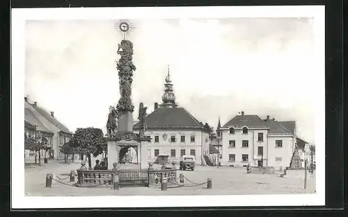AK Mesto Zdár, Masarykovo námestí a morovým sloupem z r. 1710, Denkmal
