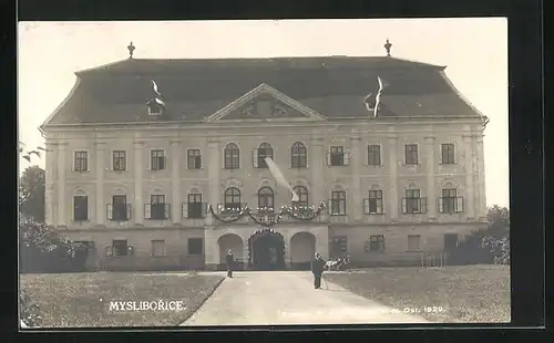 AK Mysliborice, Blick auf herrschaftliches Gebäude