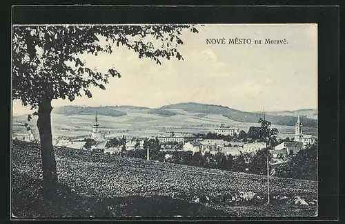 AK Nove Mesto na Morave, Ortsansicht mit Feldern und Hügeln