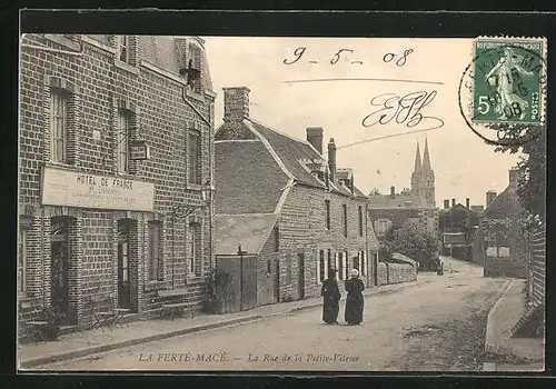 AK La Ferté-Mace, La Rue de la Petite-Vitesse, Hotel de France