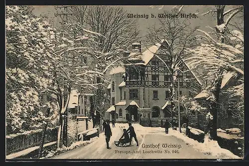 AK Weissig b. Weisser Hirsch, Gasthof Weissig im Schnee