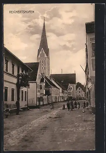 AK Reichertshofen, Strassenpartie mit Kirche