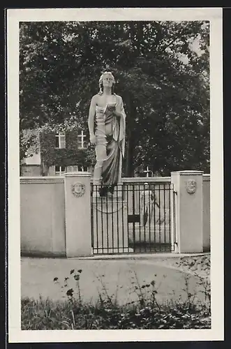 AK Dresden, Schillerdenkmal auf dem Platz der Einheit