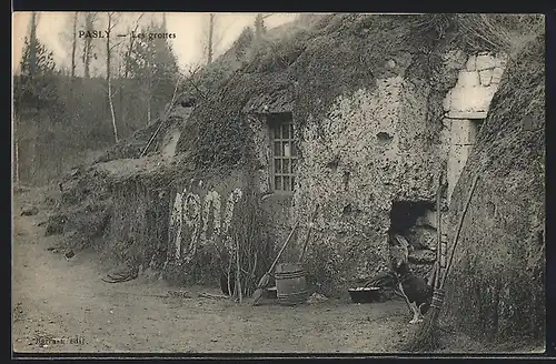 AK Pasly, Les grottes, Höhlenwohnung