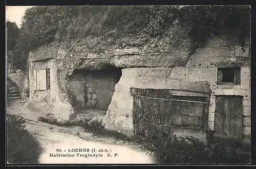 AK Loches, Habitation Troglodyte, Höhlenwohnung