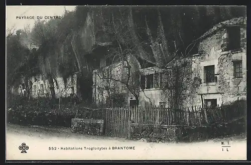 AK Brantome, Habitations Troglodytes, Häuser im Felsen