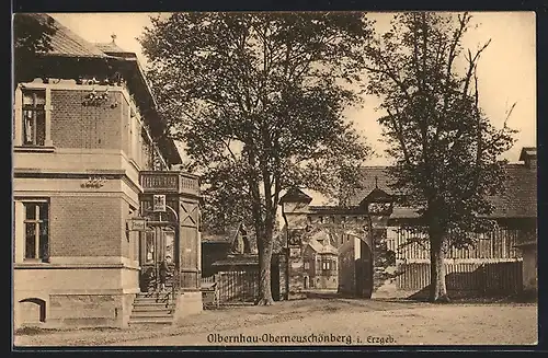AK Olbernhau-Oberneuschönberg / Erzgebirge, Strasse am Postamt