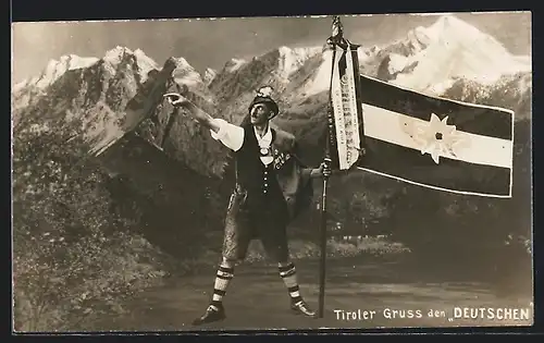 AK Tiroler mit Flagge auf dem Berg grüsst den Deutschen