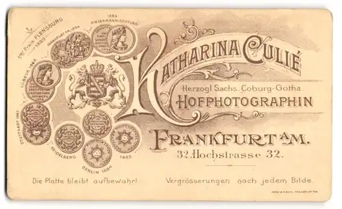 Fotografie Katharina Culie, Frankfurt / Main, Hochstr. 32, königliches Wappen und Medaillen nebst Anschrift des Ateliers