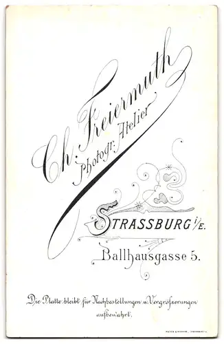 Fotografie Ch. Freiermuth, Strassburg i. Els., franzöischens Ehepaar im schwarzen Brautkleid und Anzug