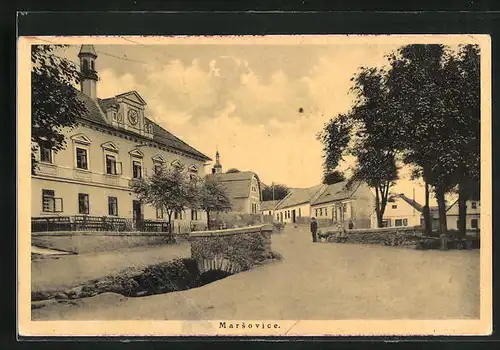 AK Marsovice, Teilansicht mit Strassenpartie und Brücke