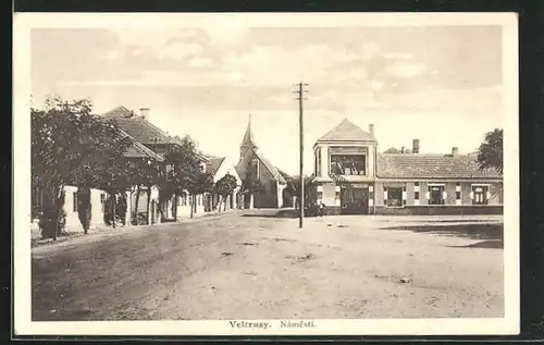 AK Veltrusy, Geschäftshaus und Kirche am Markt