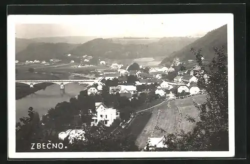 AK Zbecno, Blick auf Dorf und Fluss