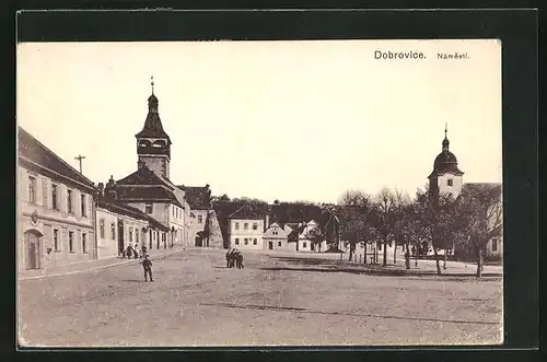 AK Dobrovice, Námesti, Marktplatz im Sonnenschein