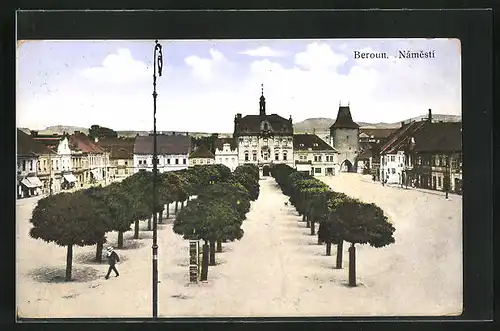 AK Beraun / Beroun, Blick auf den Markt gegen das Rathaus