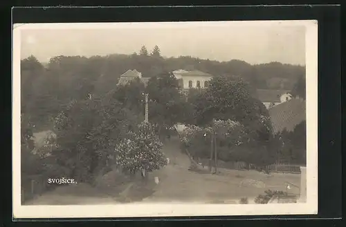 AK Svojsice, Ortsansicht zur Sommerzeit