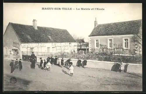 AK Magny-sur-Tille, La Mairie et l`Ecole