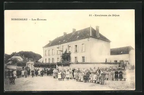AK Mirebeau, Les Écoles, Kinder vor der Schule