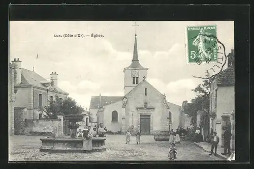 AK Lux, Église, Einwohner vor der Kirche