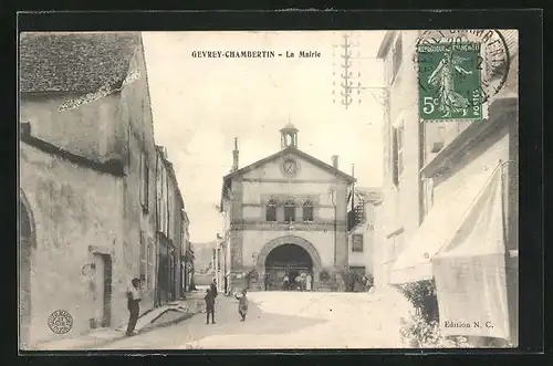 AK Gevrey-Chambertin, La Mairie, Ortspartie mit Rathaus