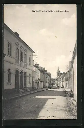 AK Époisses, la Mairie et la Grande Rue