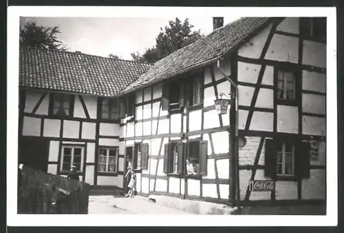 Fotografie Fotograf unbekannt, Ansicht Obergoldbach, Gasthaus Föller, Coca Cola Reklame